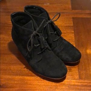 Dr. Scholl’s Dakota Wedge Ankle Boots in Black